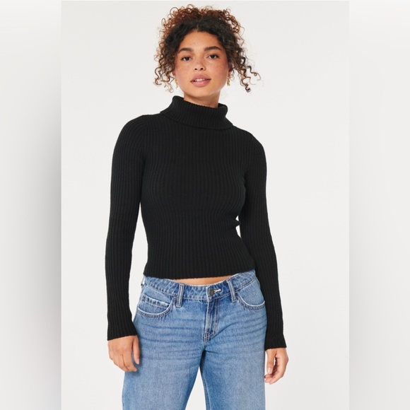 Hollister Black Ribbed Cozy Turtleneck Sweater - Picture 1 of 4